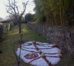 ZEN Garden:Planets,grid Carrara white and Verona red